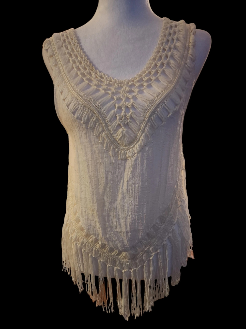Women's Crochet Fringe Sleeveless Tank Top - Cream